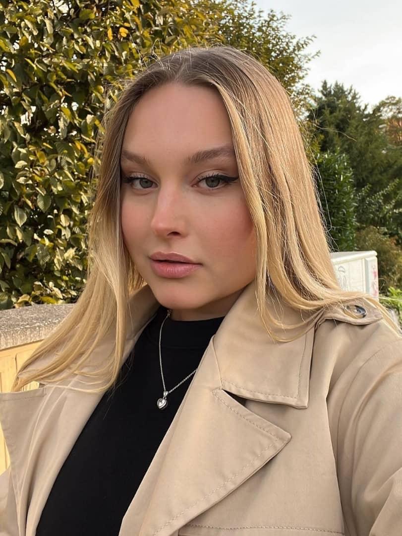 Isabelle D.