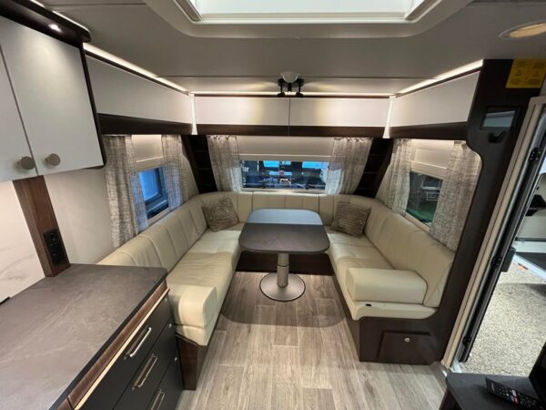Caravane Polar 680 BSA BLACKLINE – Image 27