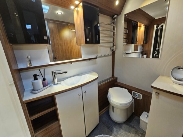 Caravane Customized Polar 730 – Image 5