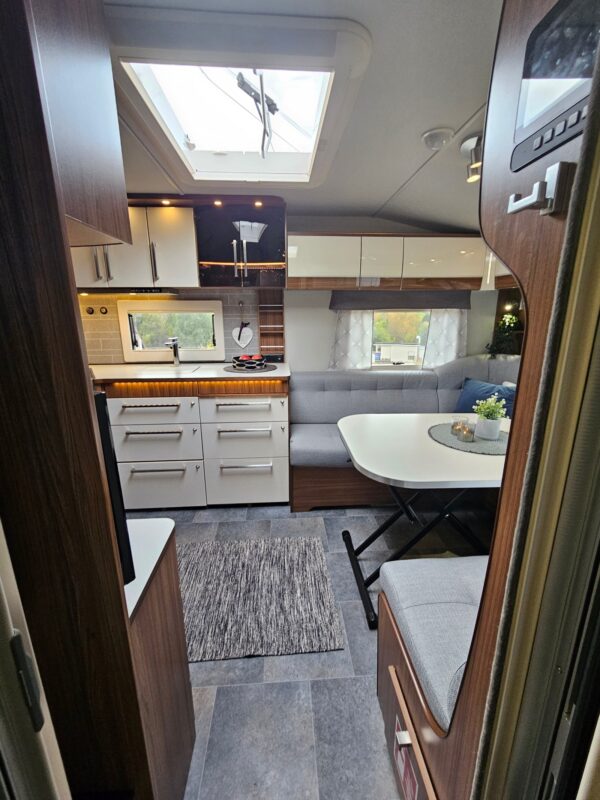 Caravane Customized Polar 730 – Image 16