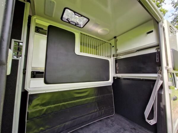 Camion 2 Chevaux Renault Master 165 Ch – Image 6