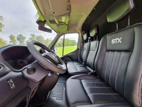 Camion 2 Chevaux Renault Master 165 Ch – Image 9