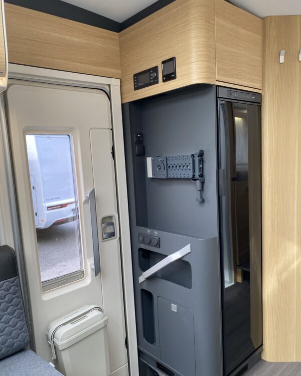 Camping-Car Adria Coral Plus 670 SL – Image 25
