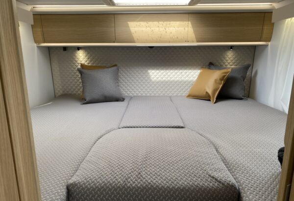 Camping-Car Adria Coral Plus 670 SL – Image 6
