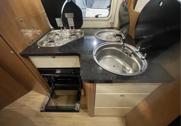 Camping-Car LMC T660 – Image 25