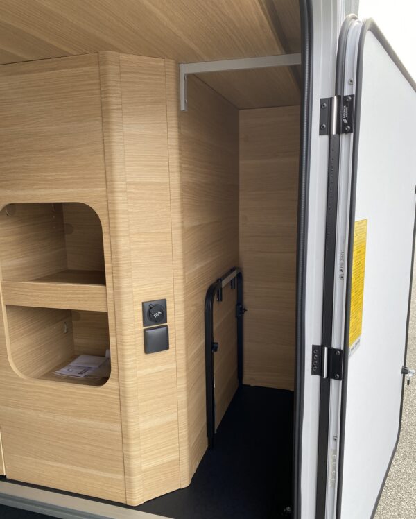 Camping-Car Adria Coral Plus 670 SL – Image 33
