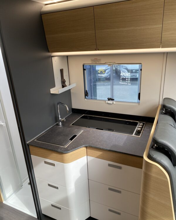 Camping-Car Adria Coral Plus 670 SL – Image 23
