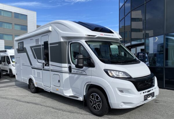 Camping-Car Adria Coral Plus 670 SL – Image 40